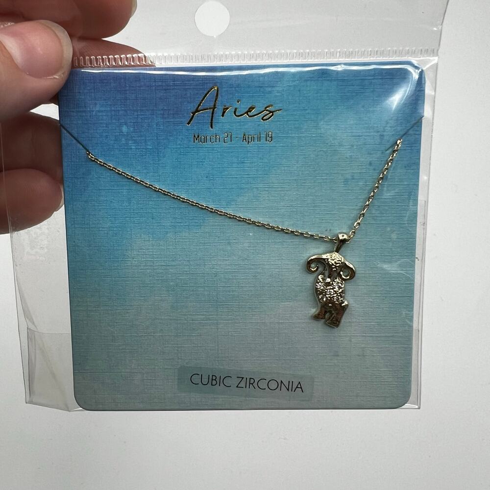 Francesca’s NWT Aries Pendant Y2K Gold Toned Necklace
